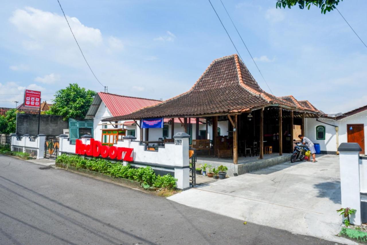 Reddoorz Syariah @ Ndalem Kembang Sore ยอกยาการ์ตา ภายนอก รูปภาพ