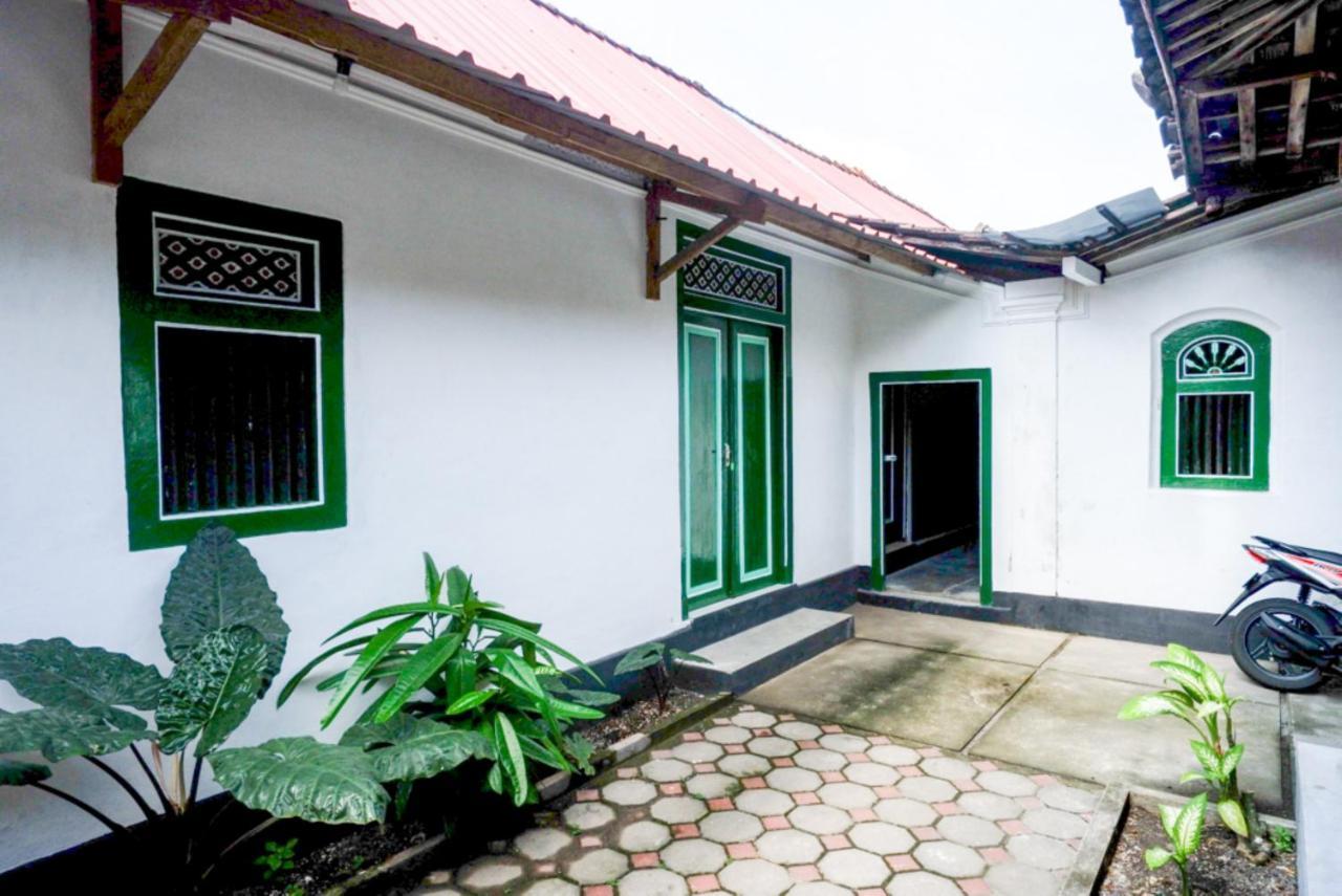 Reddoorz Syariah @ Ndalem Kembang Sore ยอกยาการ์ตา ภายนอก รูปภาพ